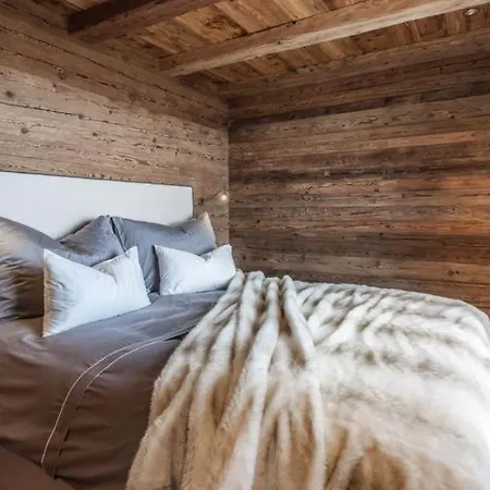 Contact Us At What App - 0041-798-079-427 To Book!! - Hahnenkamm Peak - 12 Personen