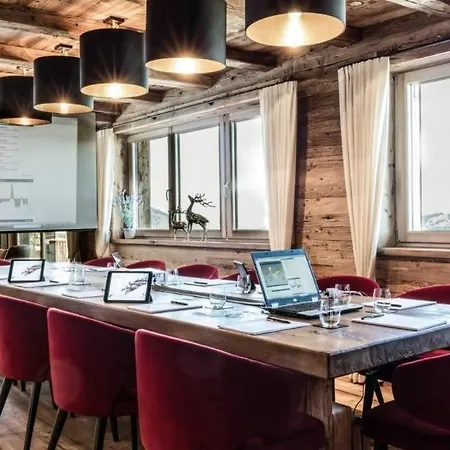 Contact Us At What App - 0041-798-079-427 To Book!! - Hahnenkamm Peak - 12 Personen